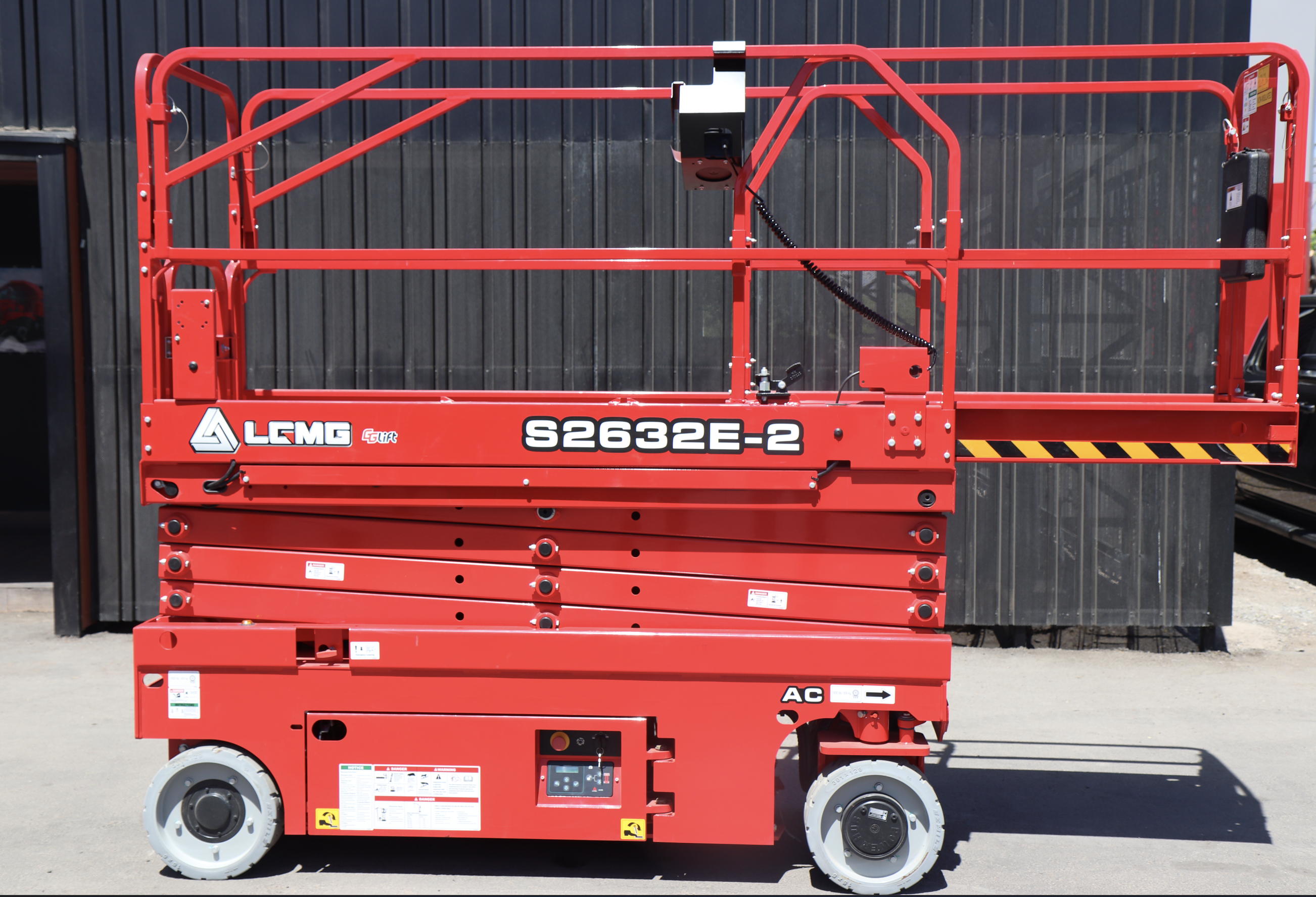 LGMG S2632E-2